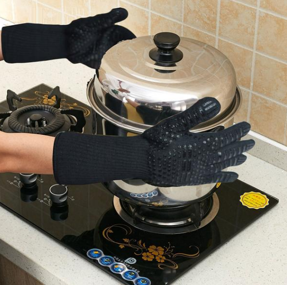 High temperature anti-scalding anti-cut insulation barbecue microwave oven gloves